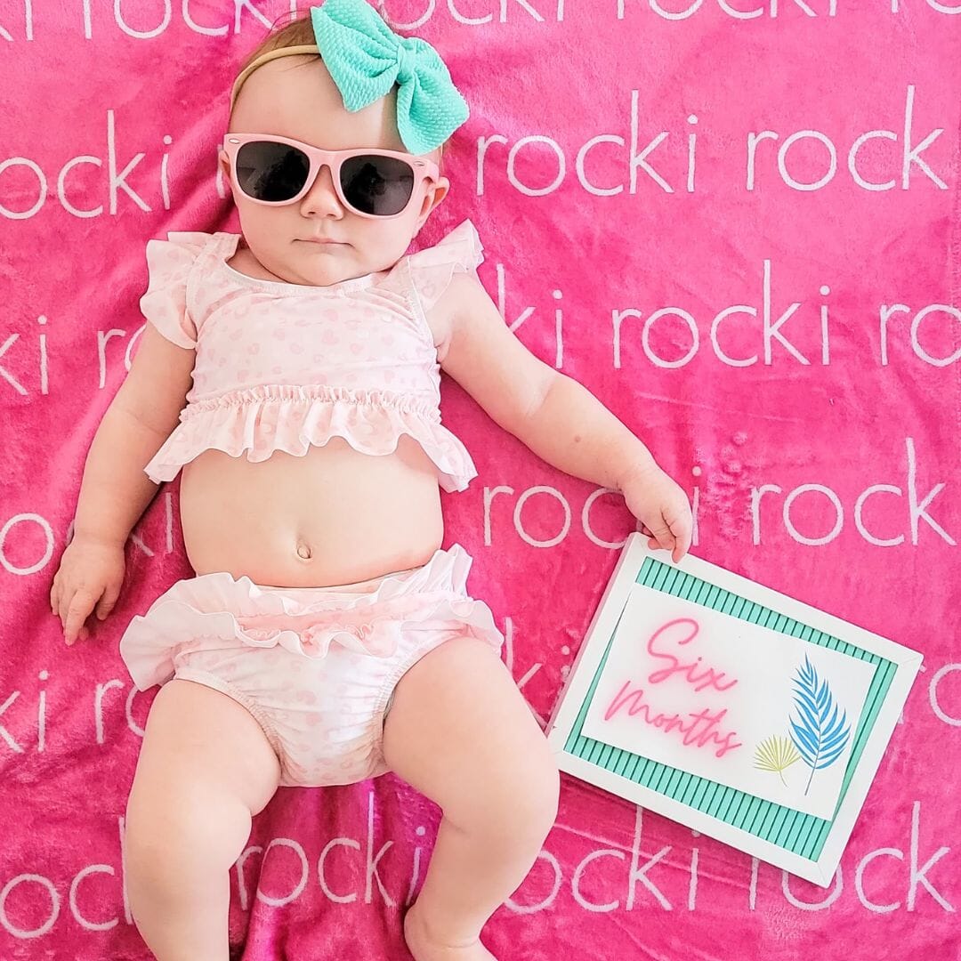 PERSONALIZED NAME BLANKET LIGHT FONT PINK - Main Image