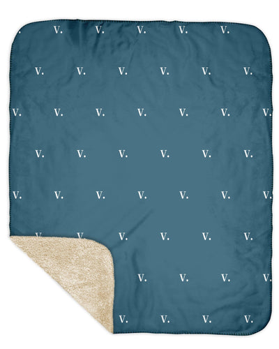 H3XHB Sherpa Back Simple Initial Monogram Blanket